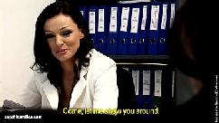 Ii baga pula in pizda si intre tate